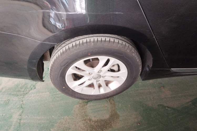 Used CHANGAN Raeton 2013 1.8T Automatic Elite Model China IV Standard Right Rear Wheel Hub