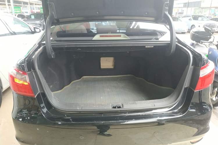 Used CHANGAN Raeton 2013 1.8T Automatic Prestige Model China IV Standard Trunk
