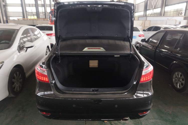 Used CHANGAN Raeton 2013 1.8T Automatic Elite Model China IV Standard Trunk