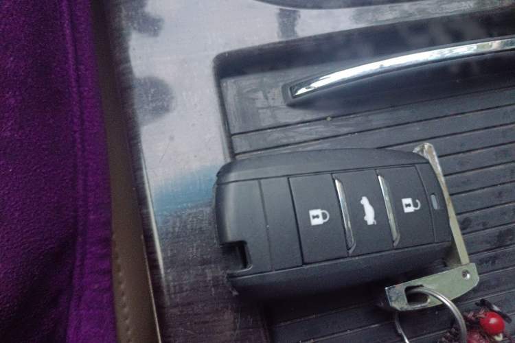 Used CHANGAN Raeton 2013 1.8T Automatic Prestige Model China V Standard Vehicle Key