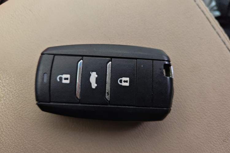Used CHANGAN Raeton 2013 1.8T Automatic Prestige Model China V Standard Vehicle Key