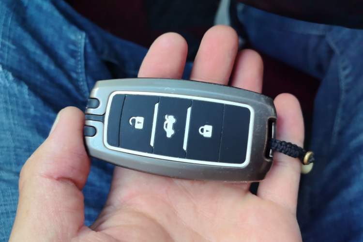 Used CHANGAN Raeton 2013 1.8T Automatic Flagship Model China IV Standard Vehicle Key