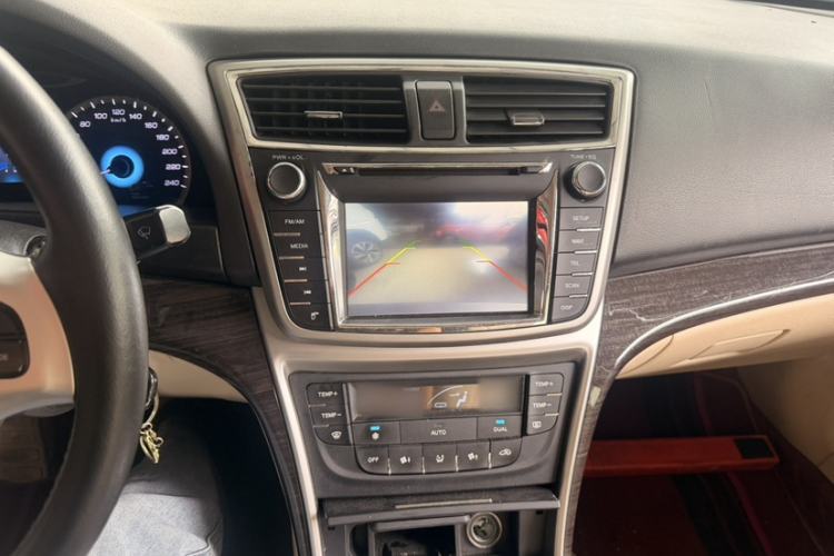 Used CHANGAN Raeton 2013 1.8T Automatic Elite Model China V Standard Audio And AC Panel