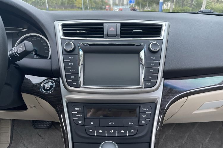 Used CHANGAN Raeton 2013 1.8T Automatic Prestige Model China IV Standard Audio And AC Panel