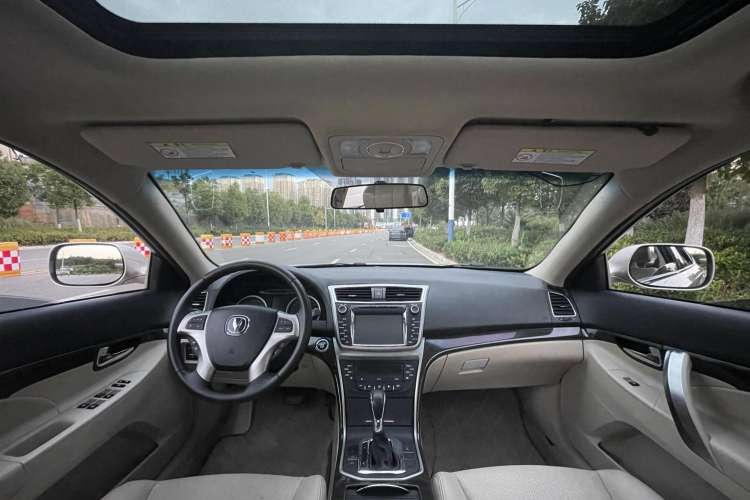 Used CHANGAN Raeton 2013 1.8T Automatic Prestige Model China IV Standard Center Console