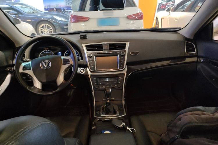 Used CHANGAN Raeton 2013 1.8T Automatic Flagship Model China IV Standard Center Console