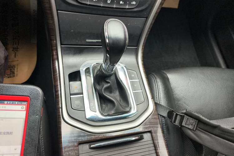 Used CHANGAN Raeton 2013 1.8T Automatic Flagship Model China IV Standard Gear Lever