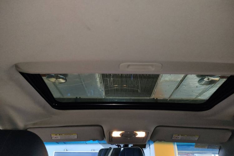 Used CHANGAN Raeton 2013 1.8T Automatic Flagship Model China IV Standard Headliner