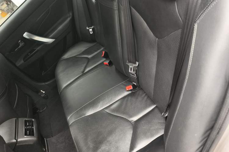 Used CHANGAN Raeton 2013 1.8T Automatic Flagship Model China IV Standard Interior 4