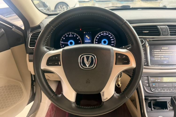 Used CHANGAN Raeton 2013 1.8T Automatic Elite Model China V Standard Interior 5