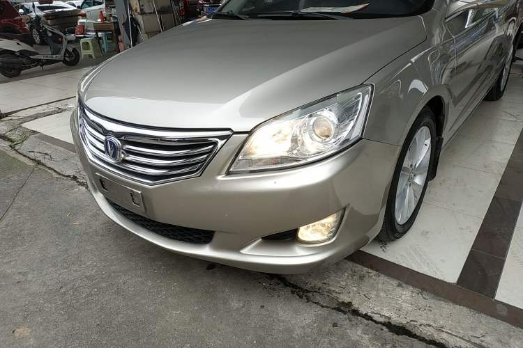 Used CHANGAN Raeton 2013 1.8T Automatic Prestige Model China IV Standard Left Front Headlight