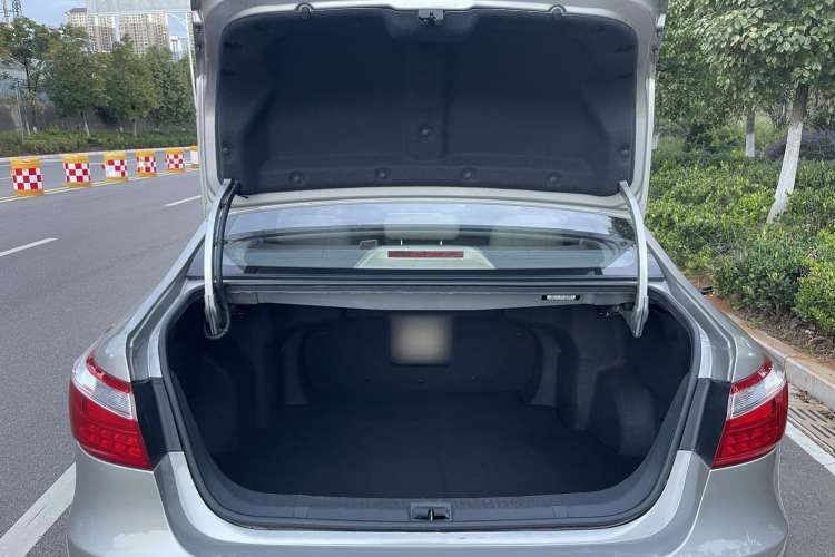 Used CHANGAN Raeton 2013 1.8T Automatic Prestige Model China IV Standard Trunk