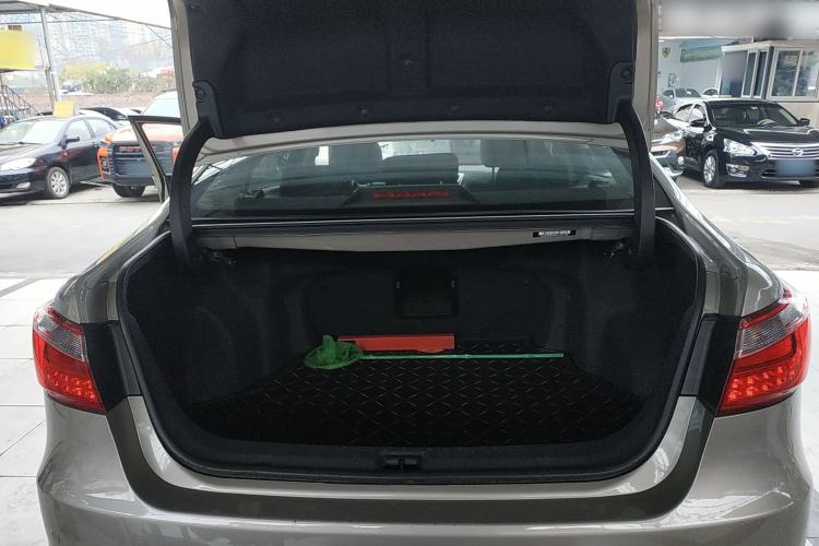 Used CHANGAN Raeton 2013 1.8T Automatic Prestige Model China IV Standard Trunk
