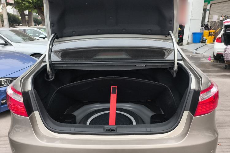 Used CHANGAN Raeton 2013 1.8T Automatic Flagship Model China IV Standard Trunk