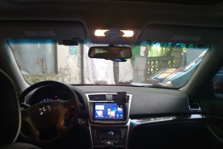 Used CHANGAN Raeton 2013 1.8T Automatic Flagship Model China IV Standard Center Console