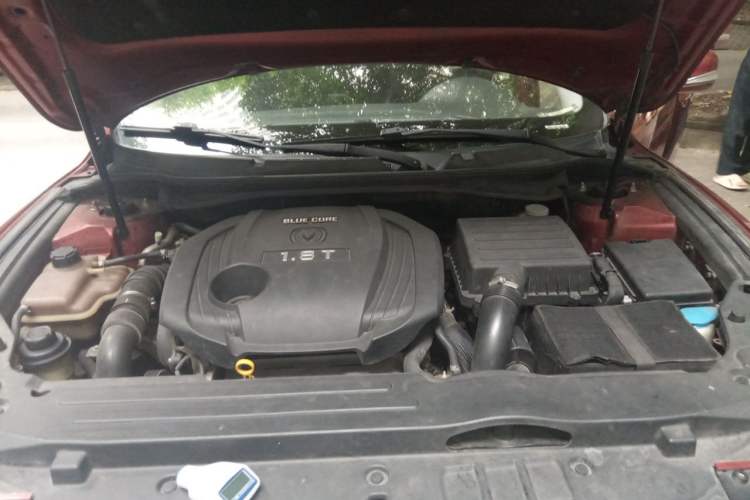 Used CHANGAN Raeton 2013 1.8T Automatic Flagship Model China IV Standard Engine Bay