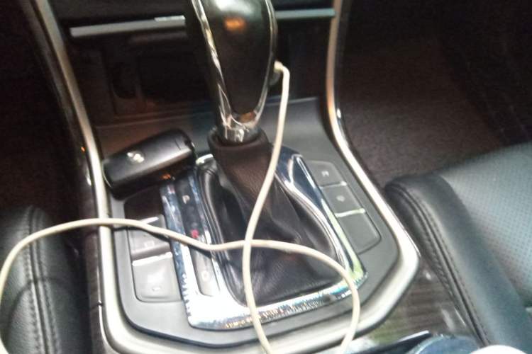 Used CHANGAN Raeton 2013 1.8T Automatic Flagship Model China IV Standard Gear Lever