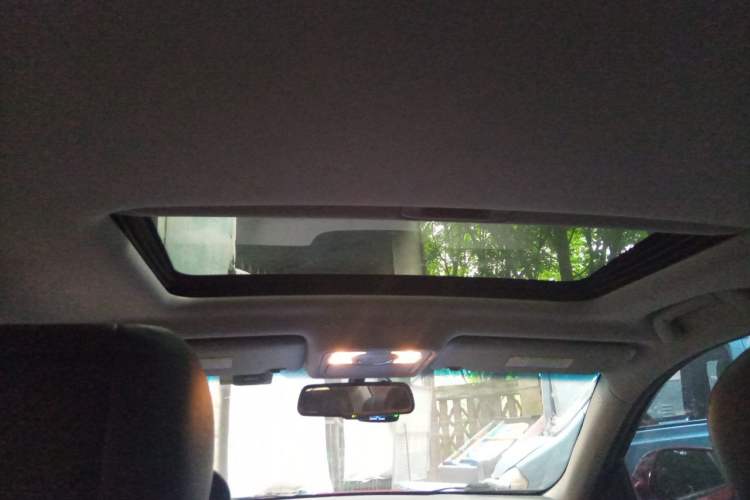 Used CHANGAN Raeton 2013 1.8T Automatic Flagship Model China IV Standard Headliner