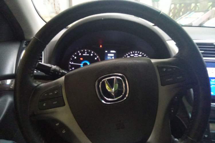 Used CHANGAN Raeton 2013 1.8T Automatic Flagship Model China IV Standard Steering Wheel