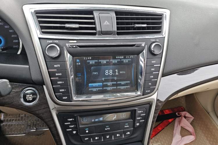 Used CHANGAN Raeton 2013 1.8T Automatic Prestige Model China IV Standard Audio And AC Panel