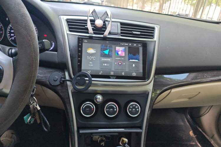 Used CHANGAN Raeton 2013 2.0L Automatic Luxury Version China V Standard Audio And AC Panel