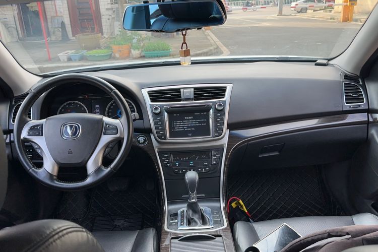Used CHANGAN Raeton 2013 1.8T Automatic Flagship Model China IV Standard Center Console