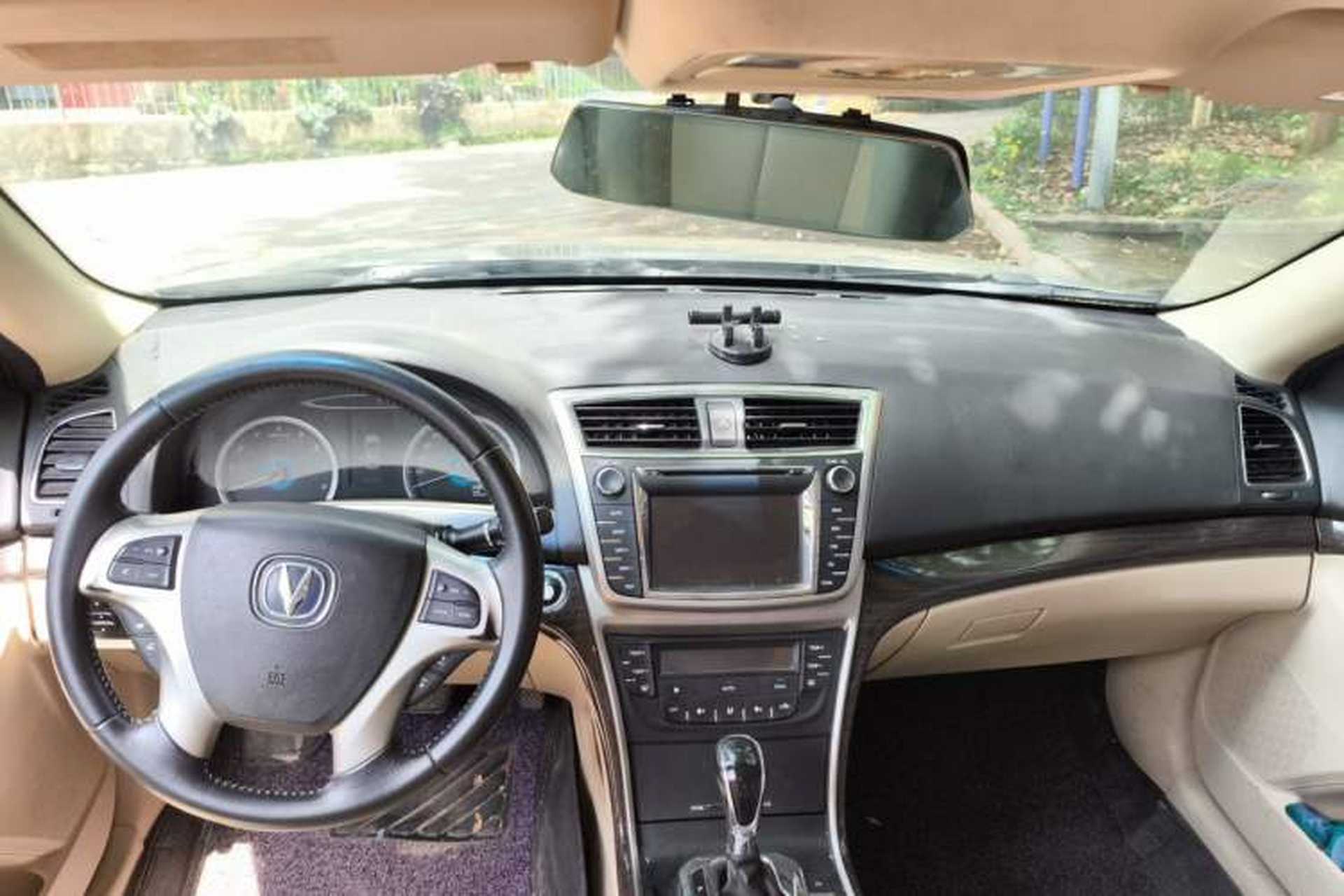 Used CHANGAN Raeton 2013 1.8T Automatic Prestige Model China IV Standard Center Console