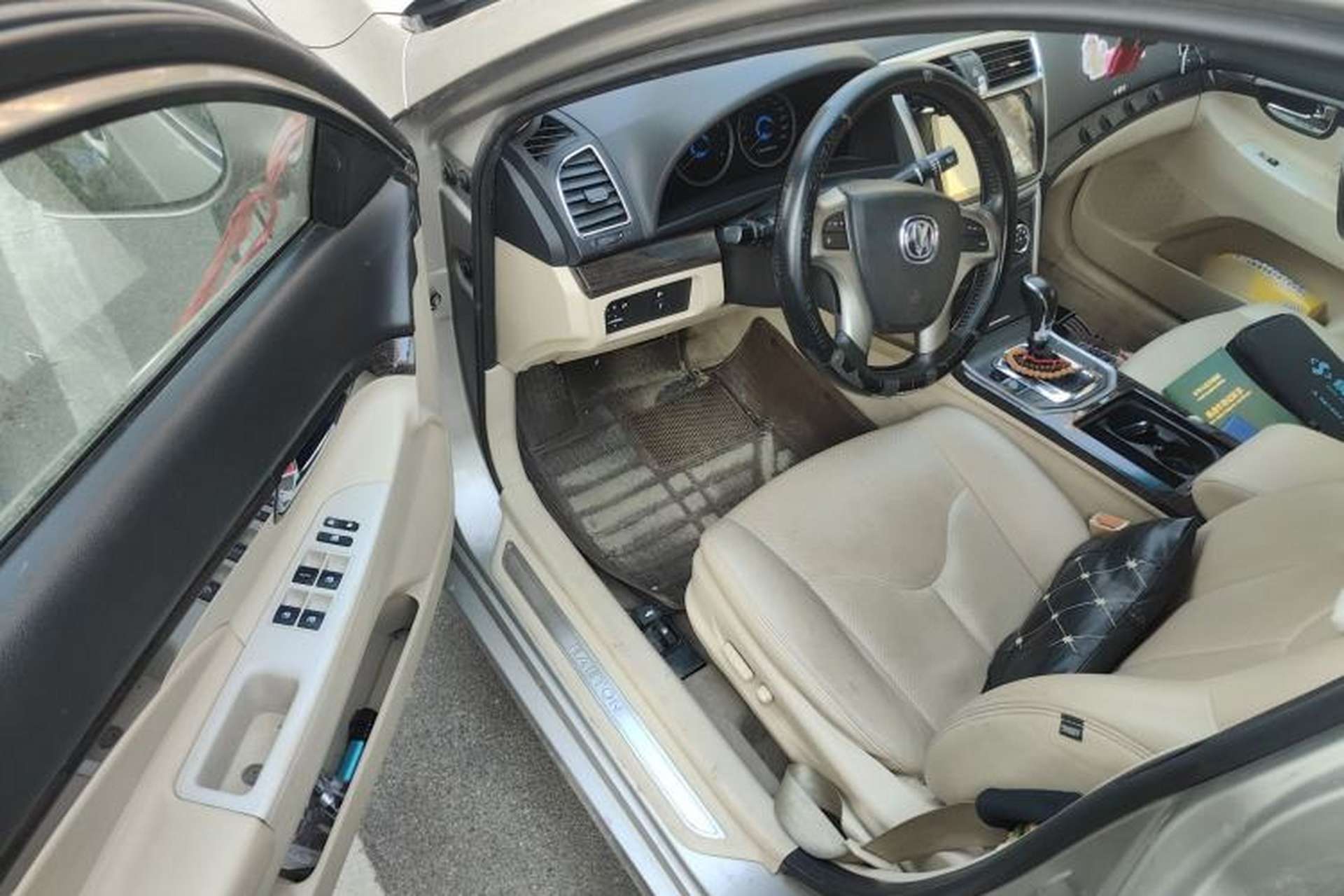 Used CHANGAN Raeton 2013 2.0L Automatic Luxury Version China IV Standard Driver Seat