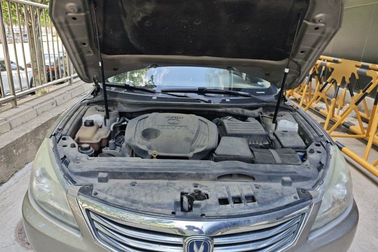 Used CHANGAN Raeton 2013 2.0L Automatic Luxury Version China V Standard Engine Bay