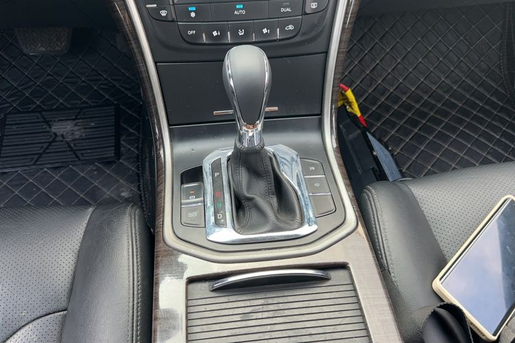 Used CHANGAN Raeton 2013 1.8T Automatic Flagship Model China IV Standard Gear Lever