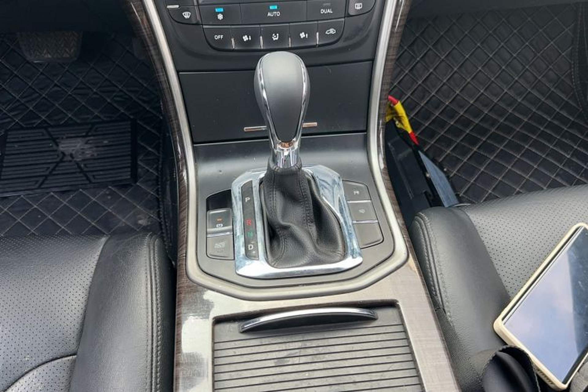 Used CHANGAN Raeton 2013 1.8T Automatic Flagship Model China IV Standard Gear Lever