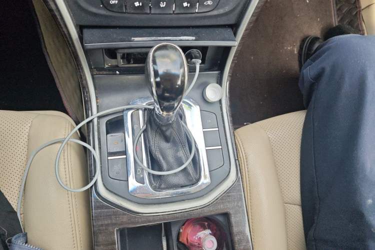 Used CHANGAN Raeton 2013 1.8T Automatic Prestige Model China IV Standard Gear Lever