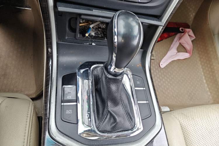 Used CHANGAN Raeton 2013 1.8T Automatic Prestige Model China IV Standard Gear Lever