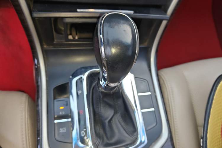 Used CHANGAN Raeton 2013 1.8T Automatic Elite Model China IV Standard Gear Lever