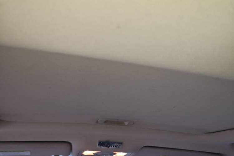 Used CHANGAN Raeton 2013 1.8T Automatic Elite Model China IV Standard Headliner