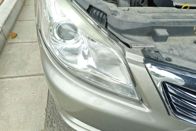 Used CHANGAN Raeton 2013 1.8T Automatic Prestige Model China IV Standard Right Front Headlight