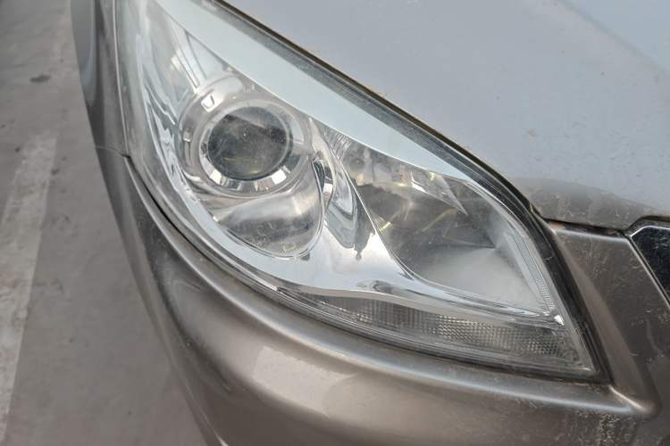Used CHANGAN Raeton 2013 1.8T Automatic Elite Model China IV Standard Right Front Headlight