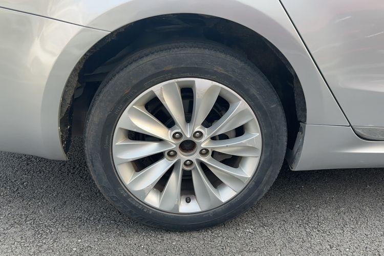 Used CHANGAN Raeton 2013 1.8T Automatic Flagship Model China IV Standard Right Rear Wheel Hub