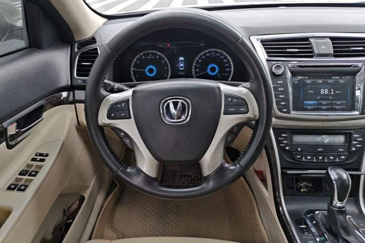 Used CHANGAN Raeton 2013 1.8T Automatic Prestige Model China IV Standard Steering Wheel
