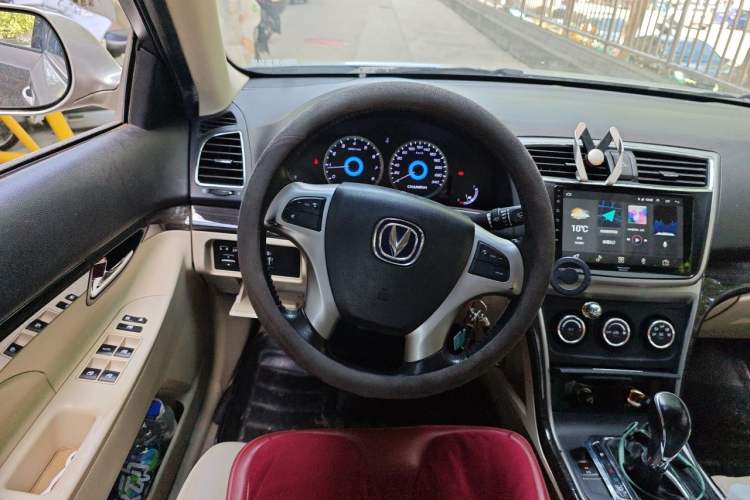 Used CHANGAN Raeton 2013 2.0L Automatic Luxury Version China V Standard Steering Wheel
