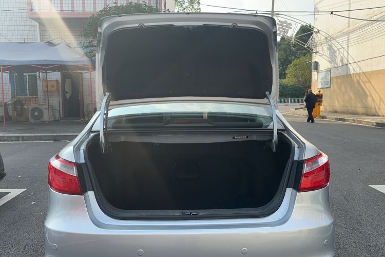 Used CHANGAN Raeton 2013 1.8T Automatic Flagship Model China IV Standard Trunk