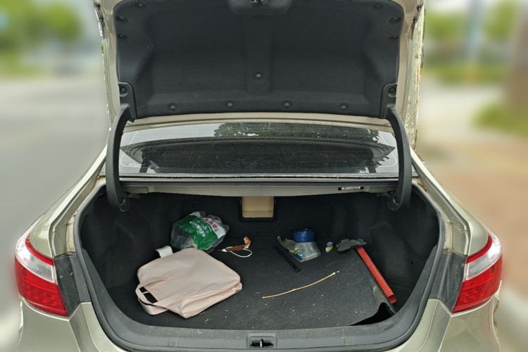 Used CHANGAN Raeton 2013 1.8T Automatic Prestige Model China IV Standard Trunk