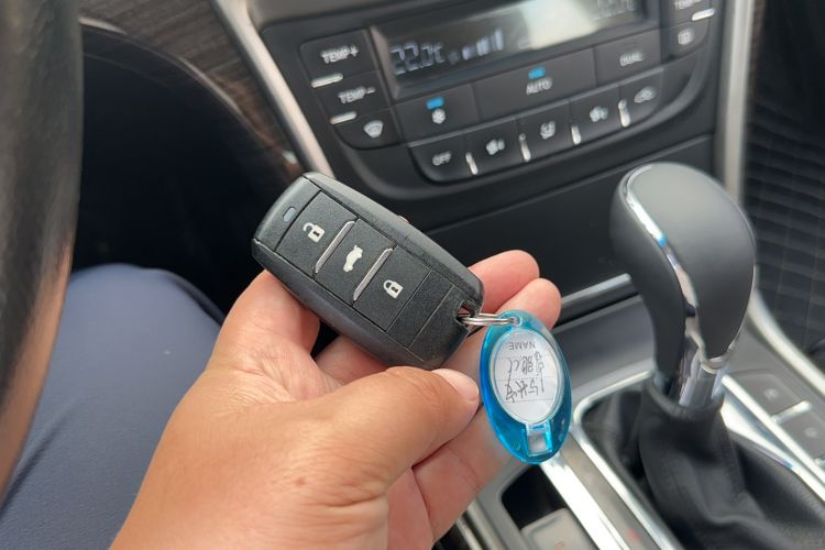 Used CHANGAN Raeton 2013 1.8T Automatic Flagship Model China IV Standard Vehicle Key