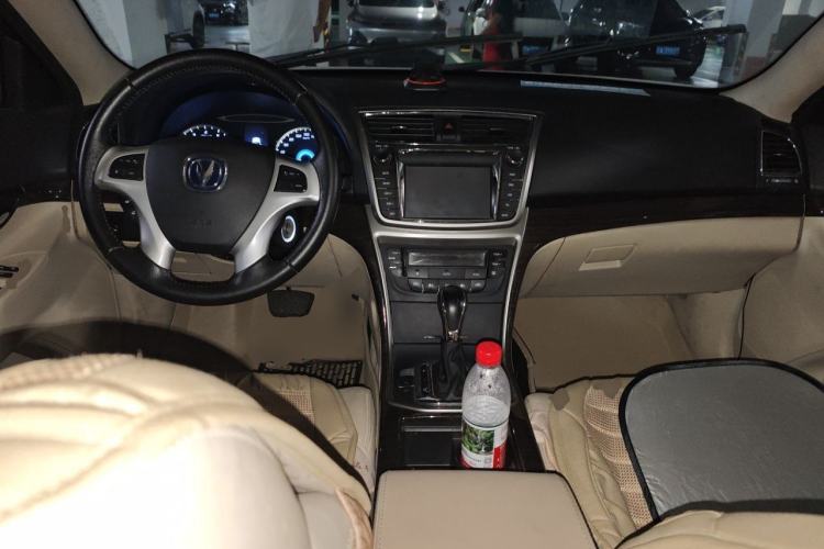 Used CHANGAN Raeton 2013 1.8T Automatic Elite Model China IV Standard Center Console
