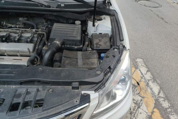 Used CHANGAN Raeton 2013 1.8T Automatic Prestige Model China IV Standard Engine Bay Left