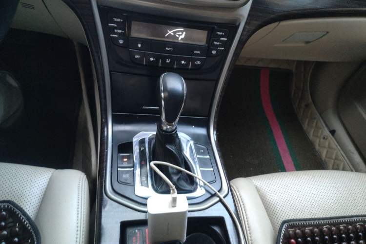 Used CHANGAN Raeton 2013 1.8T Automatic Prestige Model China IV Standard Gear Lever