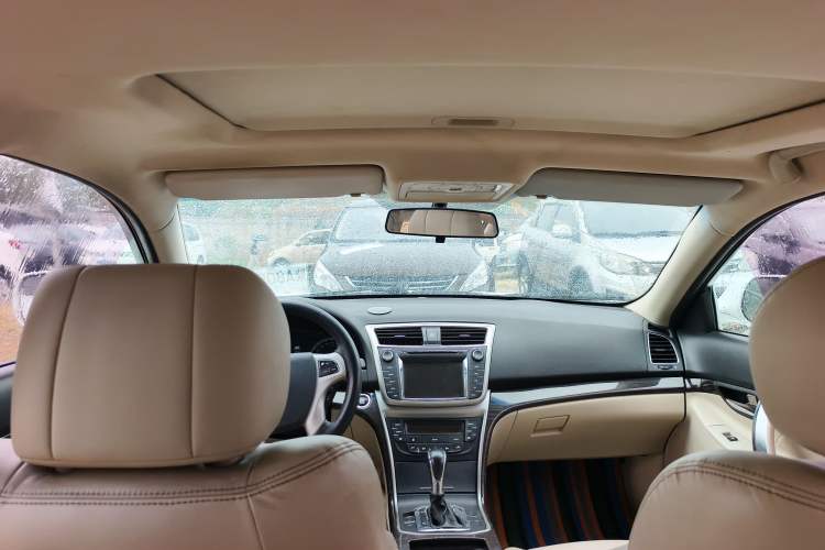 Used CHANGAN Raeton 2013 1.8T Automatic Prestige Model China IV Standard Interior 4