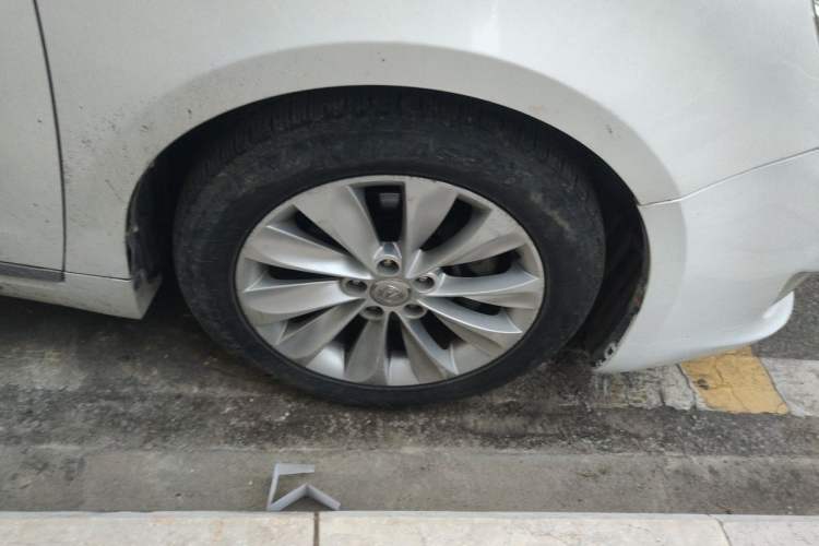 Used CHANGAN Raeton 2013 1.8T Automatic Prestige Model China IV Standard Right Front Wheel Hub