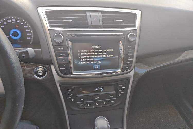 Used CHANGAN Raeton 2014 1.8T Automatic Prestige Anniversary Edition China V Standard Audio And AC Panel