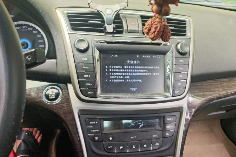 Used CHANGAN Raeton 2014 1.8T Automatic Prestige Anniversary Edition China IV Standard Audio And AC Panel